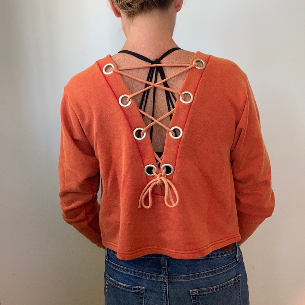 Cropped, Lace Back Pullover Top - Picture 6 of 10